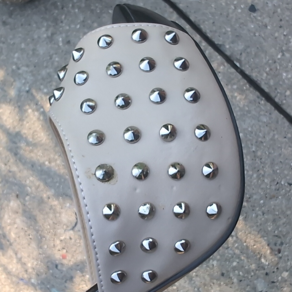 Rock & Republic Studded Heels Cream & Black Sz 9 - Picture 7 of 7